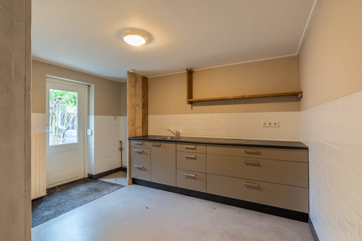 Foto 21 van Spoorstraat 58