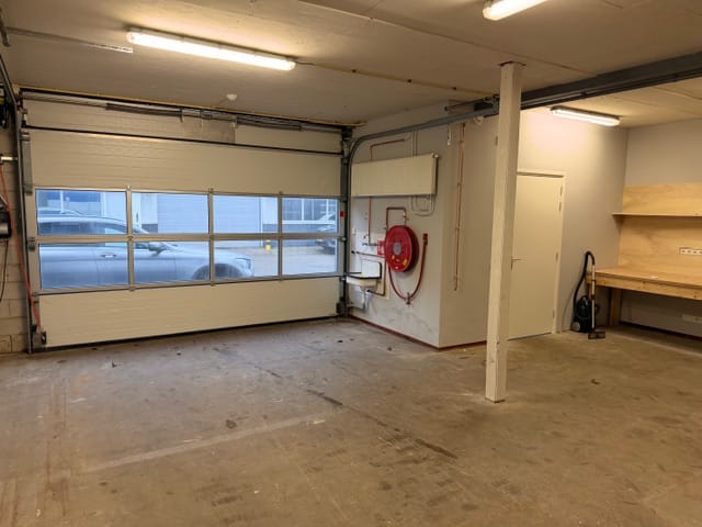 View photo 2 of Van der Hoopstraat 8-b