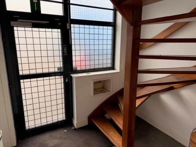 View photo 4 of Van der Hoopstraat 8-b