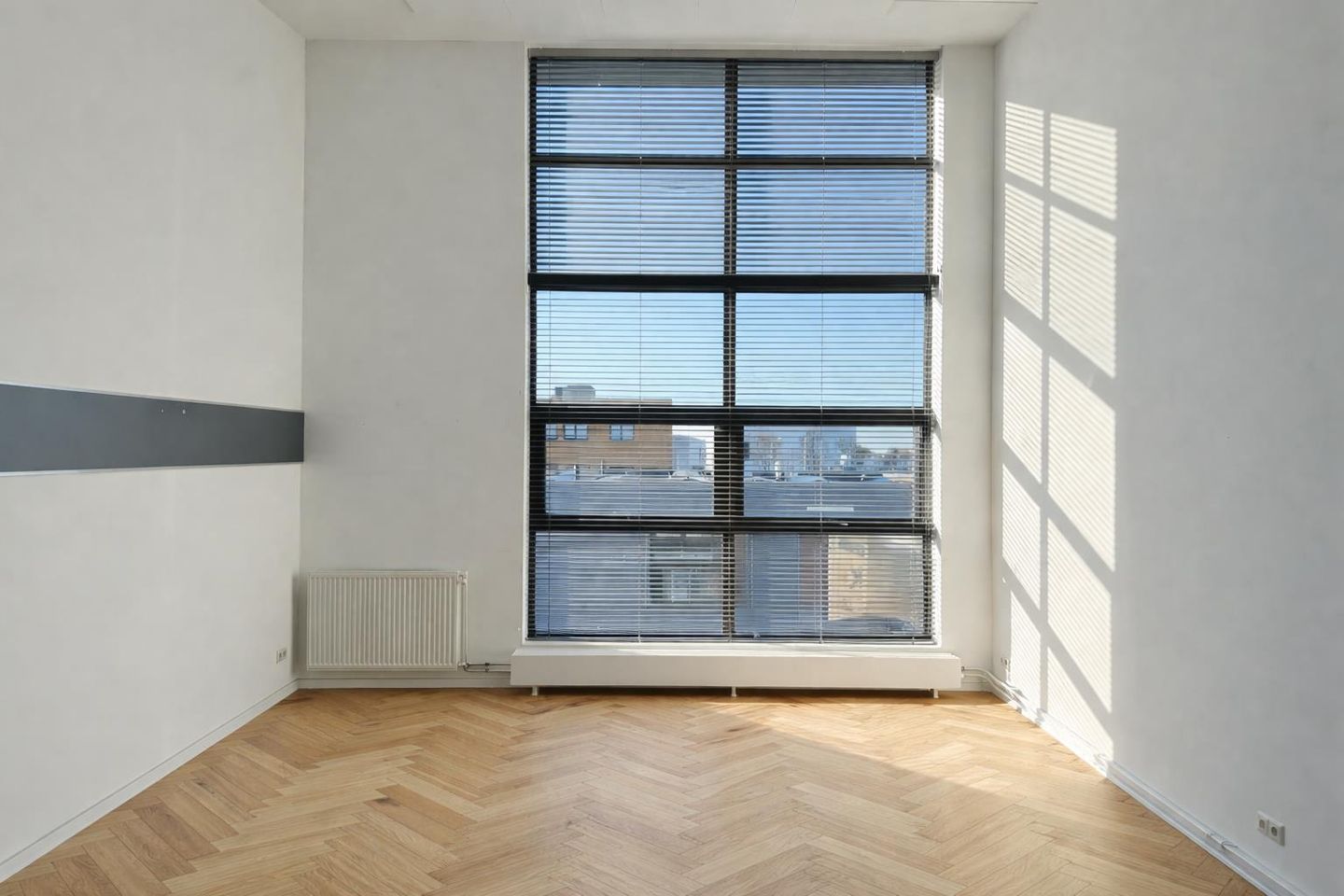 View photo 2 of De Hooge Krocht 64