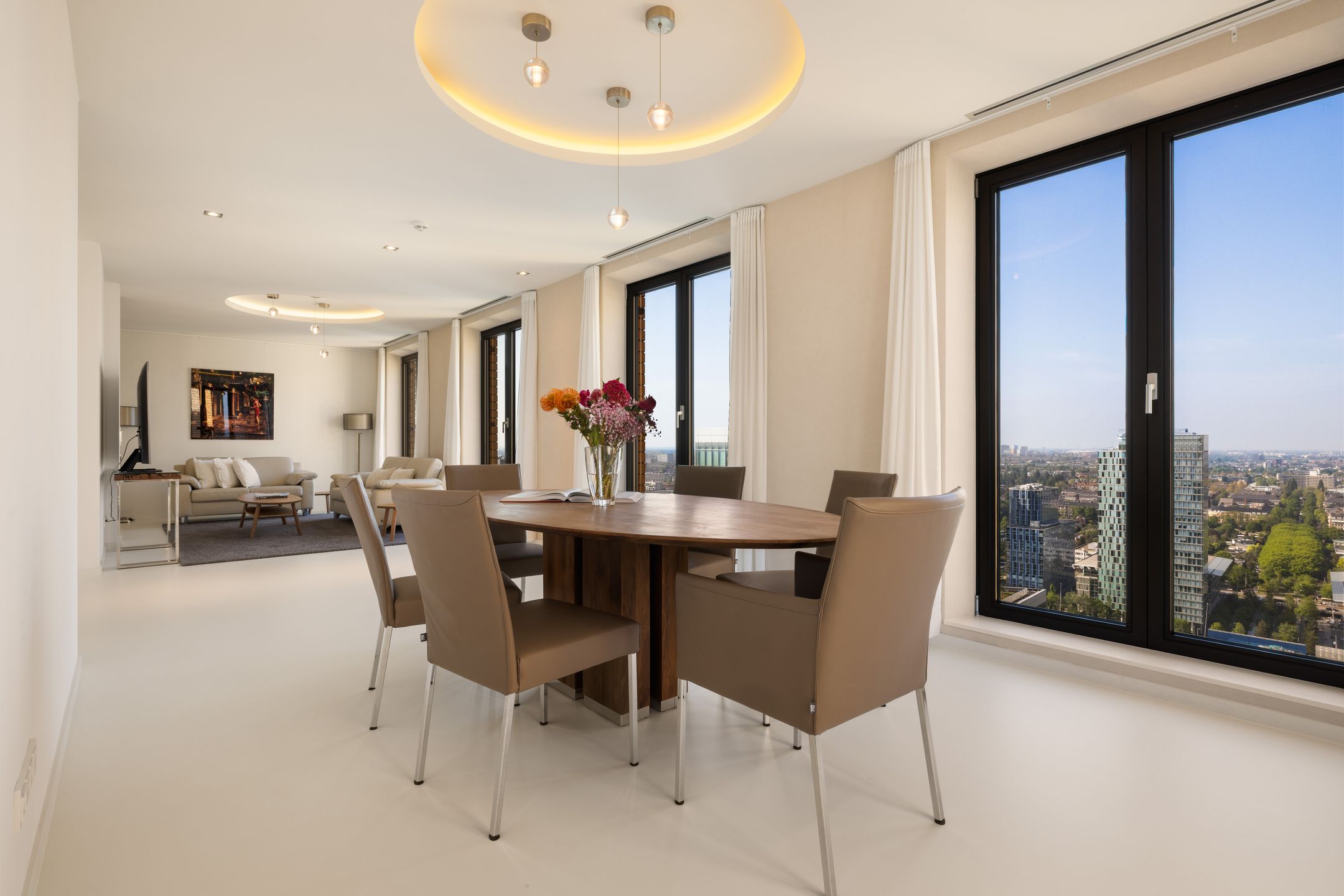 Foto 3 van Gustav Mahlerplein 285