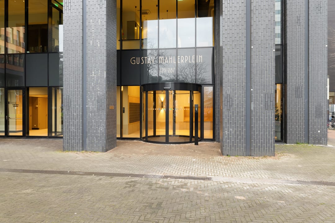Photo 8 of Gustav Mahlerplein 285