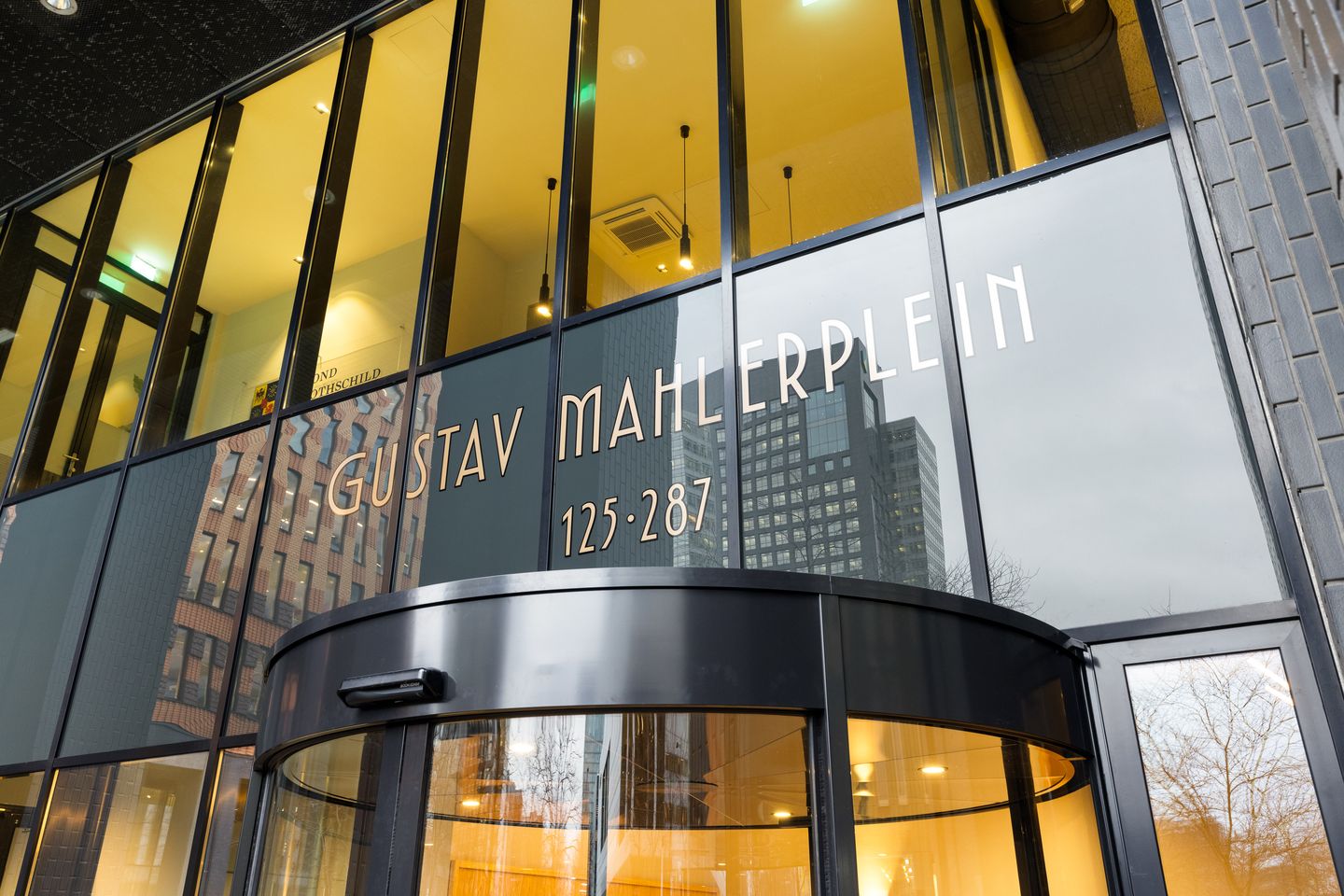 Foto 10 van Gustav Mahlerplein 285