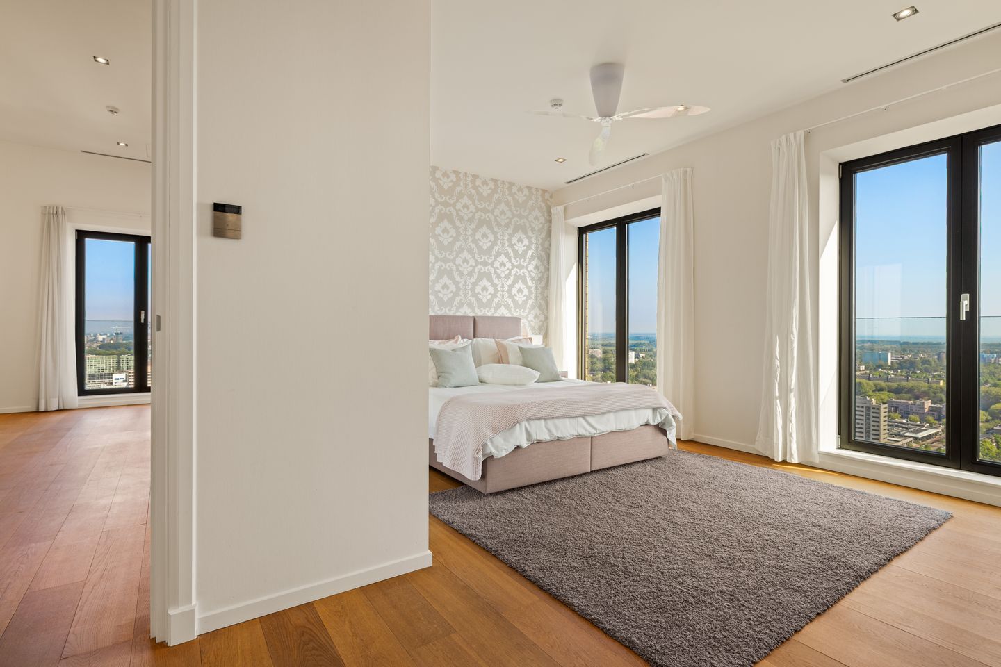 Foto 25 van Gustav Mahlerplein 285