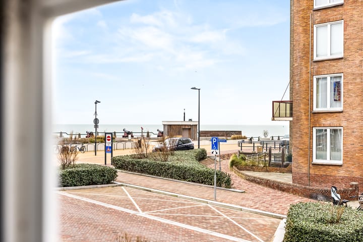 Photo 14 of Coosje Buskenstraat 70