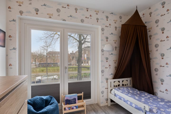 Foto 18 van Van Oldenielstraat 49