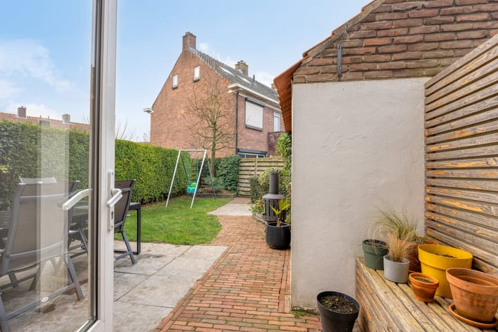 Foto 24 van Van Oldenielstraat 49