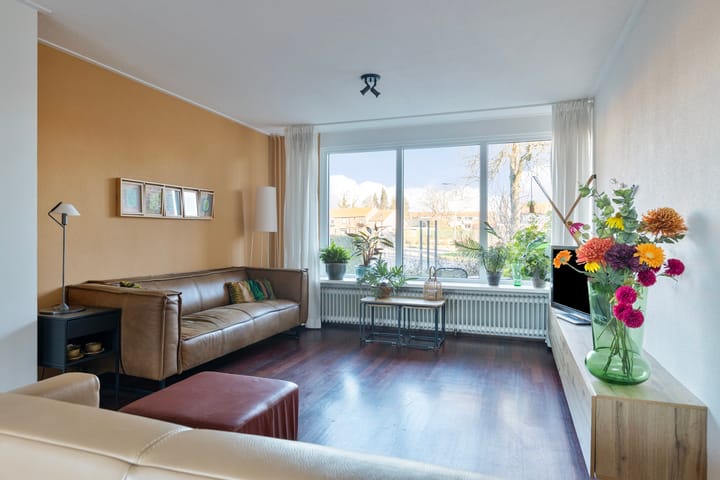 Photo 2 of Martin Leliveltstraat 1-A