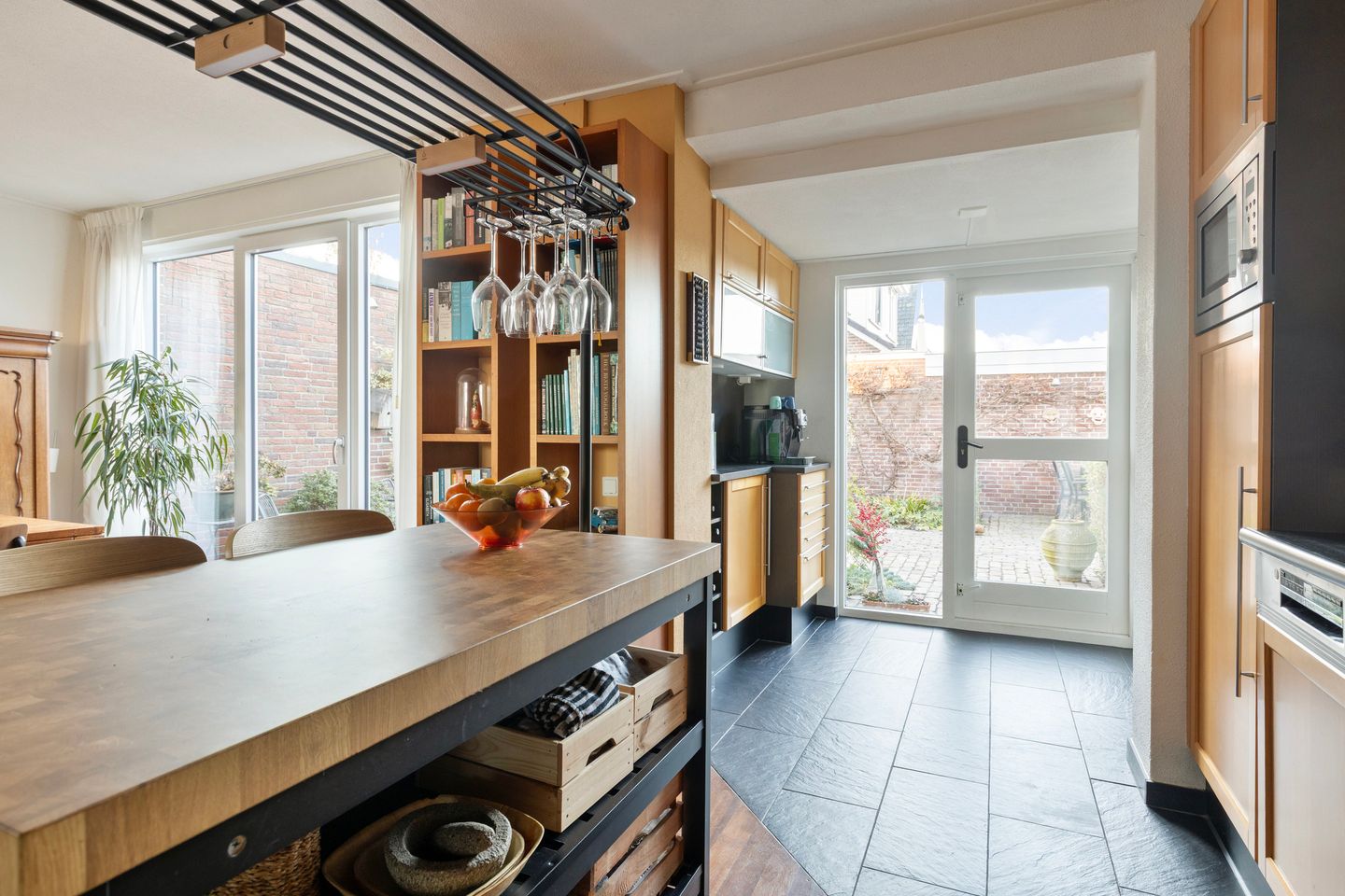 Photo 19 of Martin Leliveltstraat 1-A