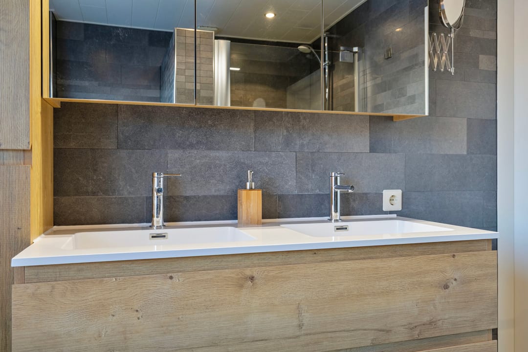 Photo 37 of Martin Leliveltstraat 1-A