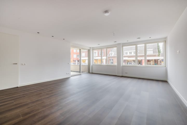 Foto 8 van Rijksweg 49-A8