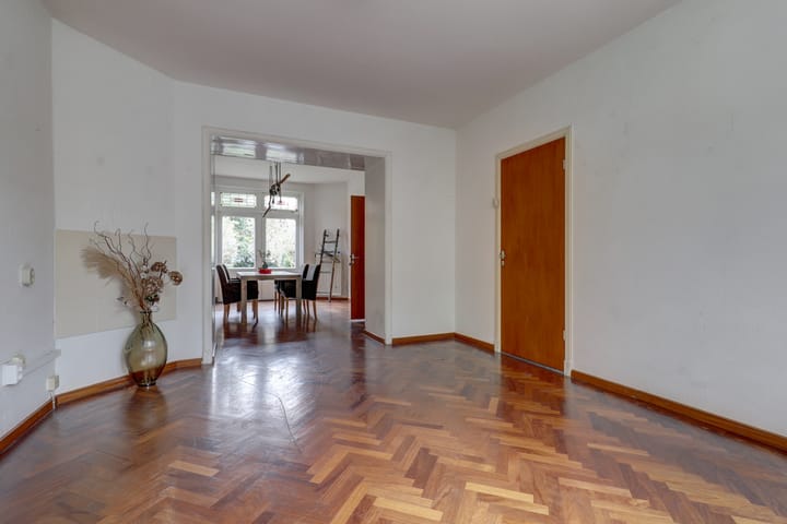 Photo 2 of Hobbemastraat 5