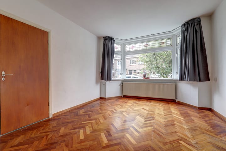 Photo 3 of Hobbemastraat 5