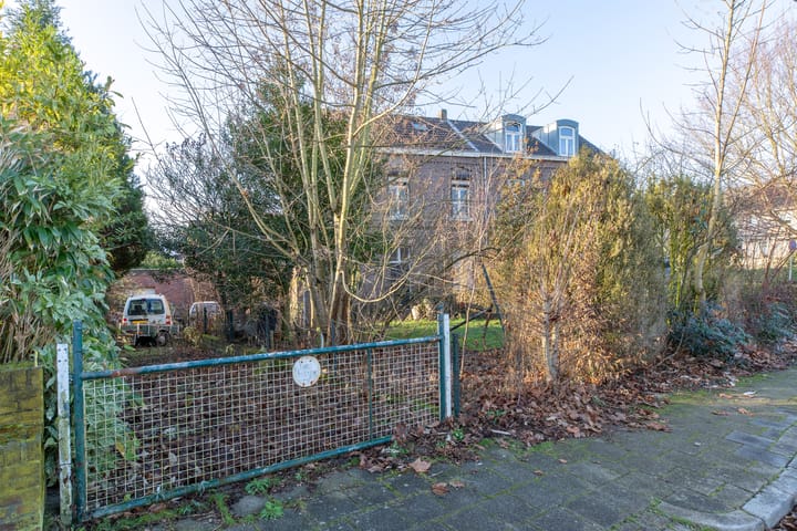 Foto 2 van Dr. Poelsplein 18