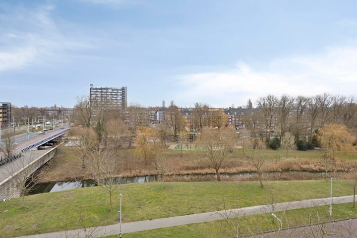 Foto 15 van Titus van Rijnstraat 151