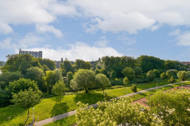 Foto 14 van Titus van Rijnstraat 151