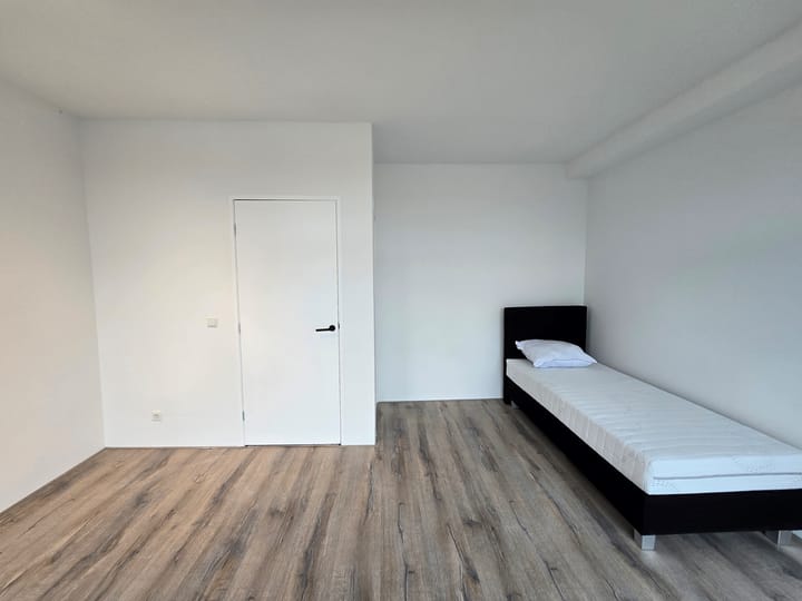 Photo 21 of Strevelsweg 122-A