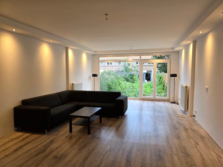 Photo 1 of Strevelsweg 122-A