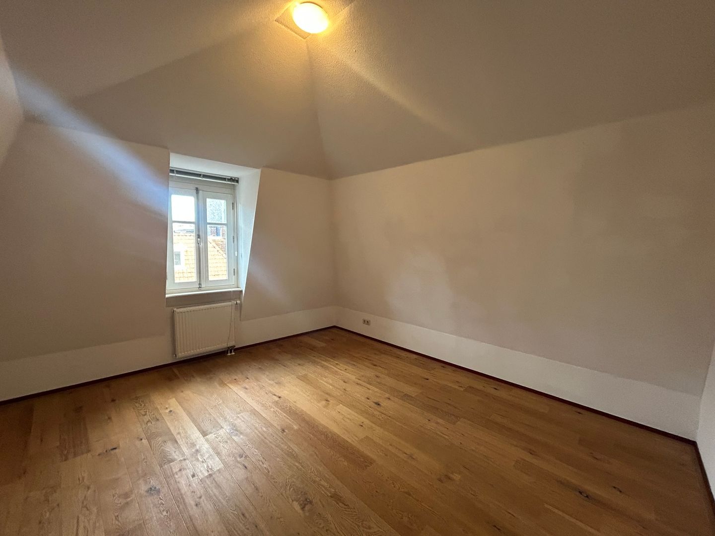 Photo 10 of Laat 229-A