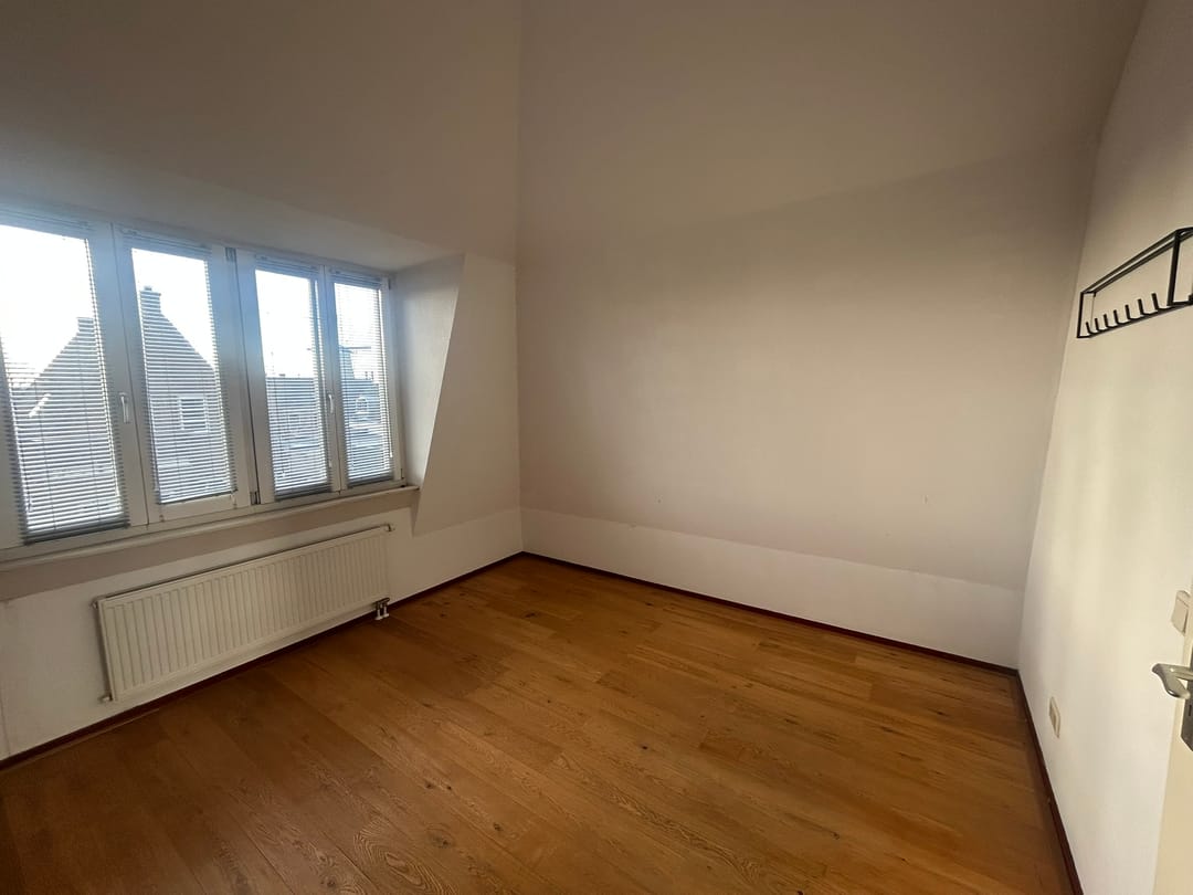 Photo 13 of Laat 229-A