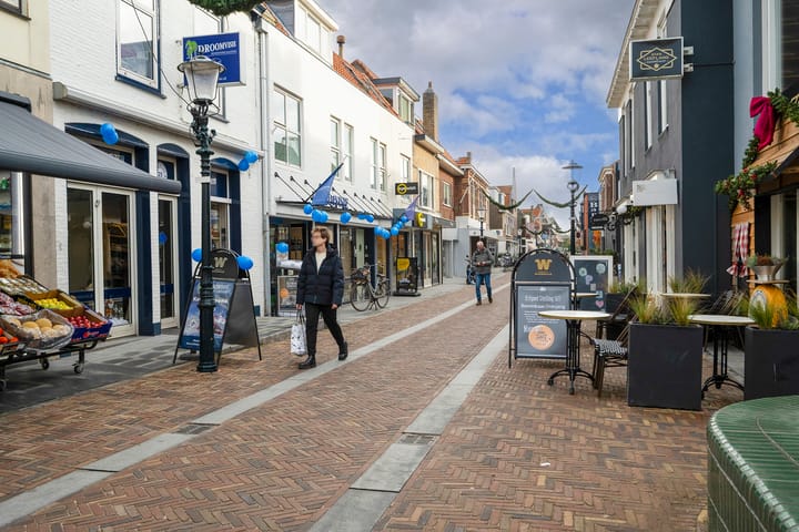 Foto 42 van Johan de Wittstraat 11