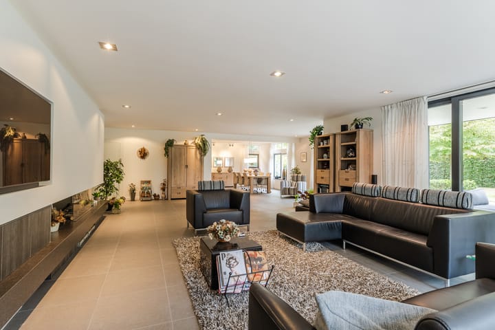 Foto 8 van Lange Voren 12