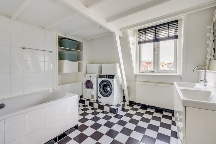 Foto 45 van Mgr. van de Weteringstraat 4