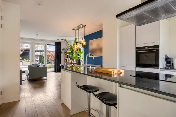 Foto 2 van Burgemeester Middelaerlaan 4