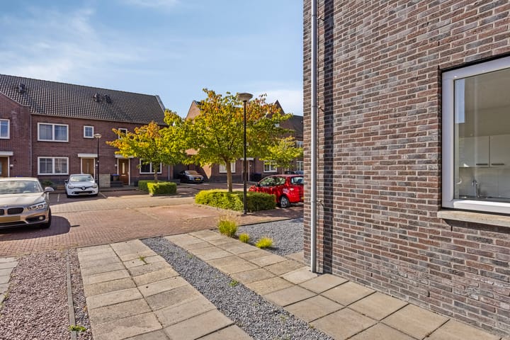 Photo 2 of Mandenmaker 39