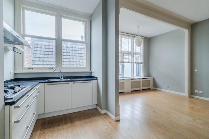 Foto 17 van Van Beuningenstraat 69