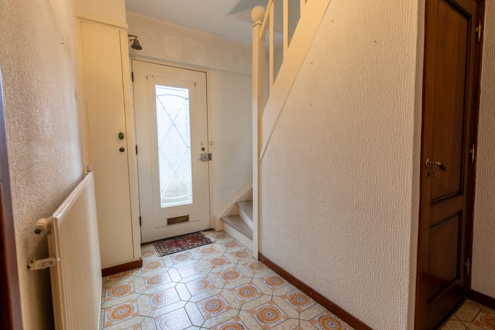 Photo 3 of Hoofdbank 2