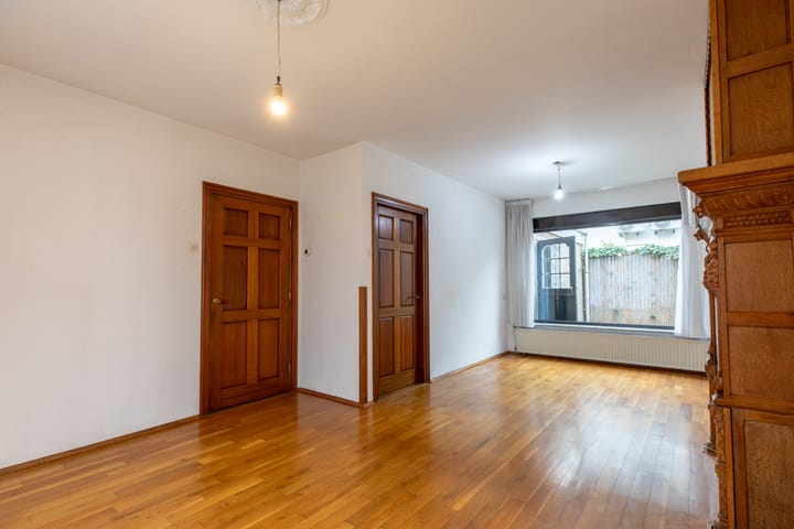 Photo 4 of Hoofdbank 2