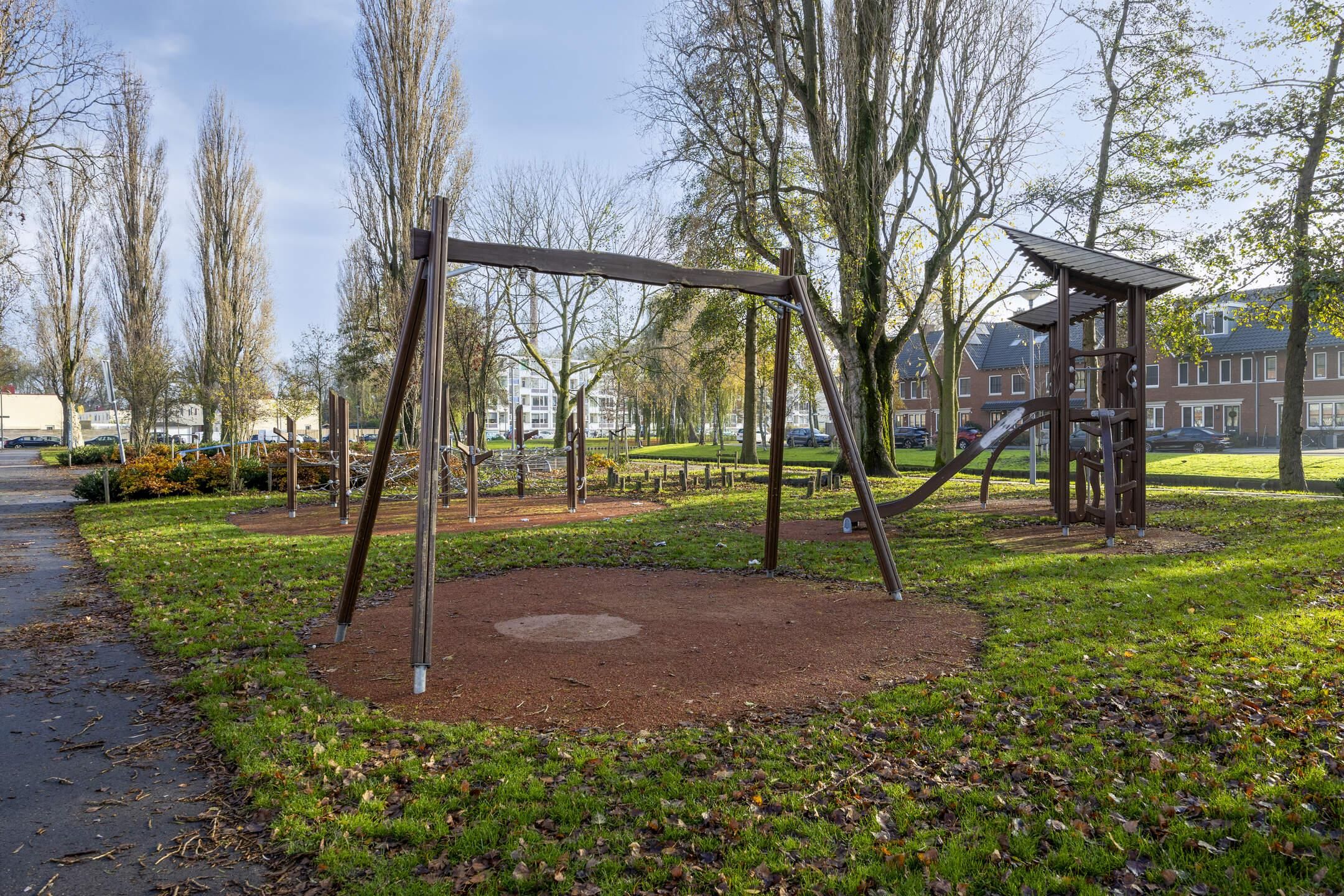 Foto 27 van Hoogenwaardstraat 90-C