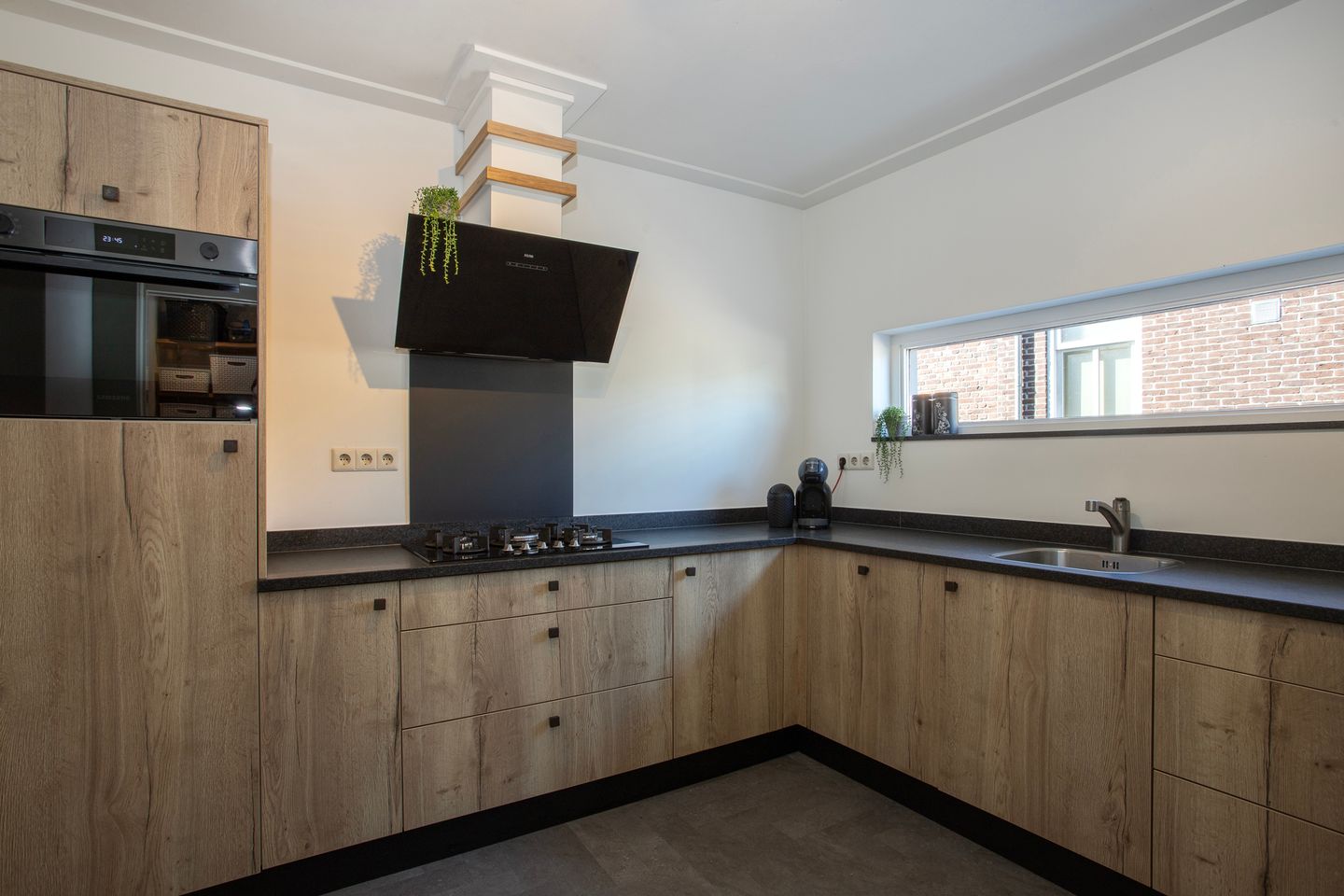 Photo 14 of Loo 37