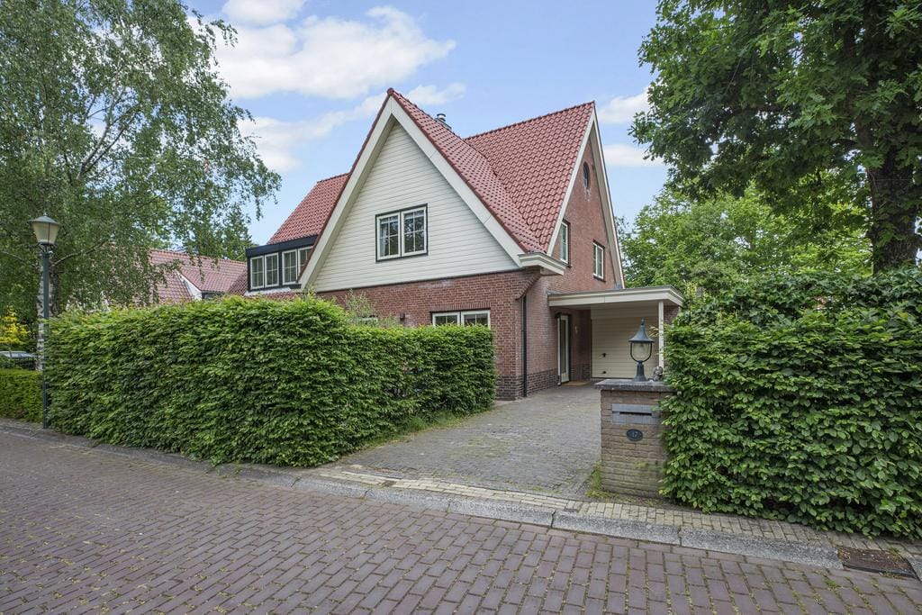 Twee-onder-een-kap aan Eikendael 17, Wassenaar