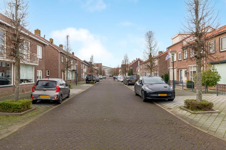 Foto 37 van Troelstrastraat 52