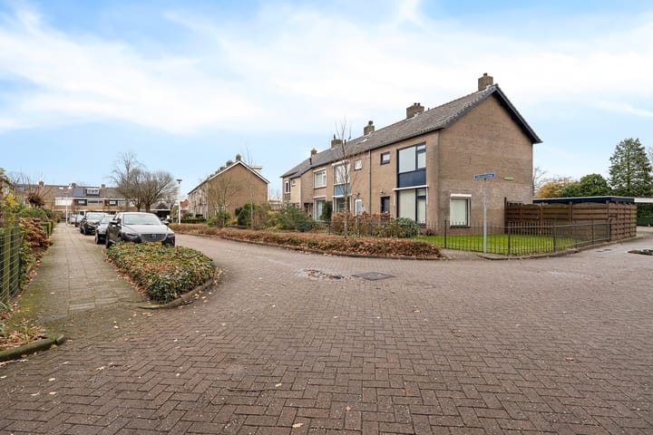 Foto 35 van Clematisweg 15