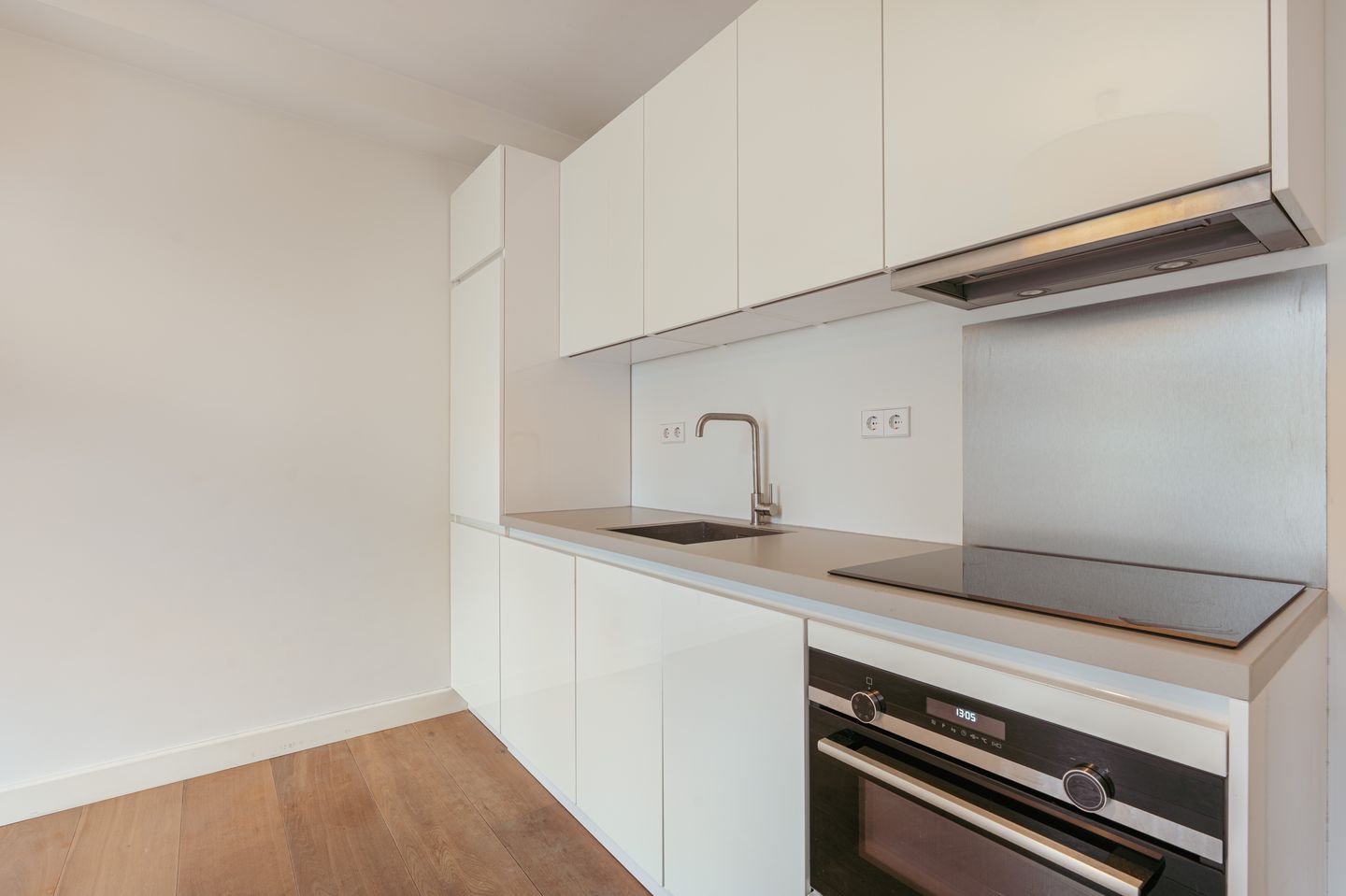 Photo 5 of Admiraal De Ruijterweg 519-A