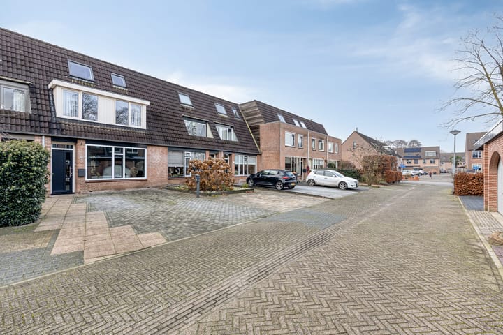 Photo 2 of Valkenier 12