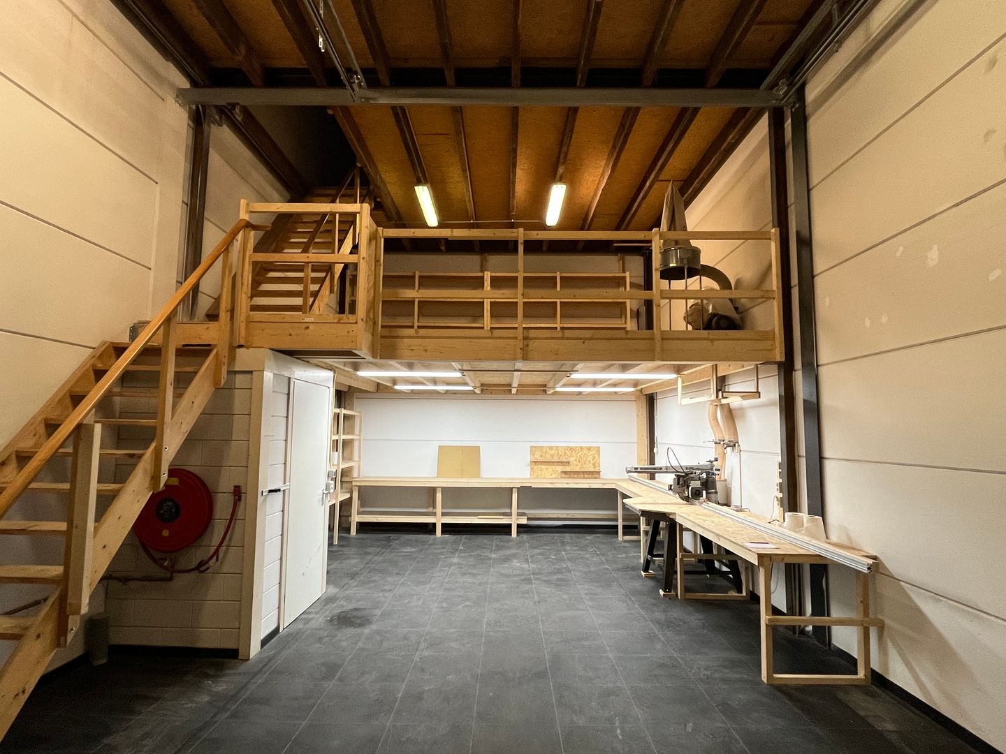 View photo 4 of Gessel 49