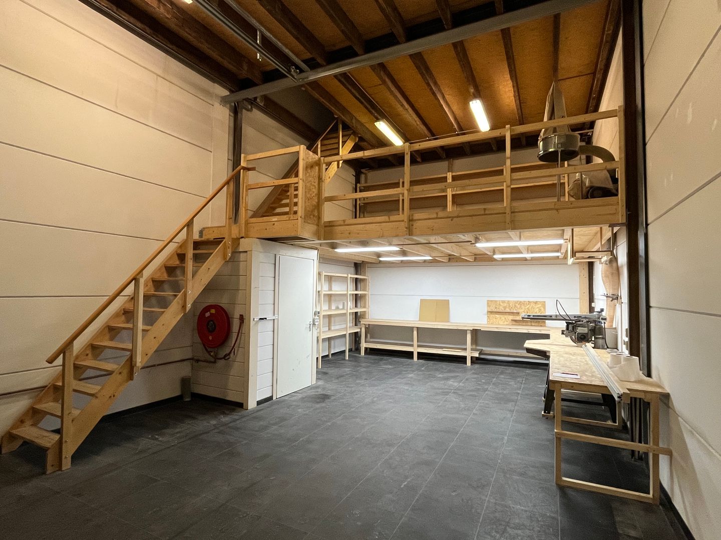 View photo 3 of Gessel 49