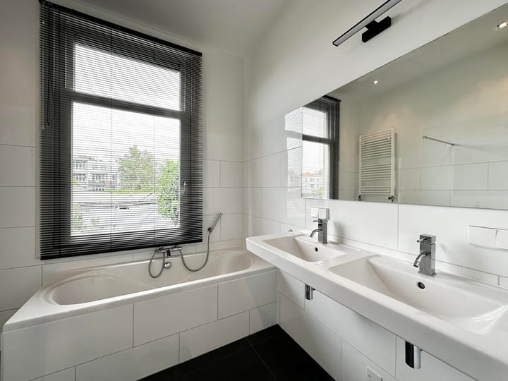 Foto 14 van Middenweg 53-B1