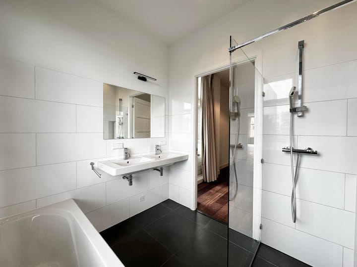 Foto 13 van Middenweg 53-B1