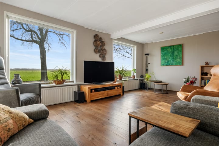 Photo 2 of Woudbloemlaan 12