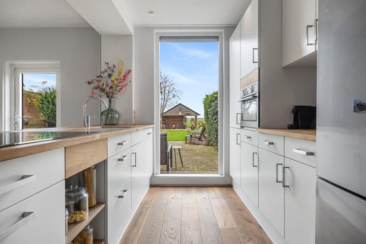 Photo 3 of Woudbloemlaan 12