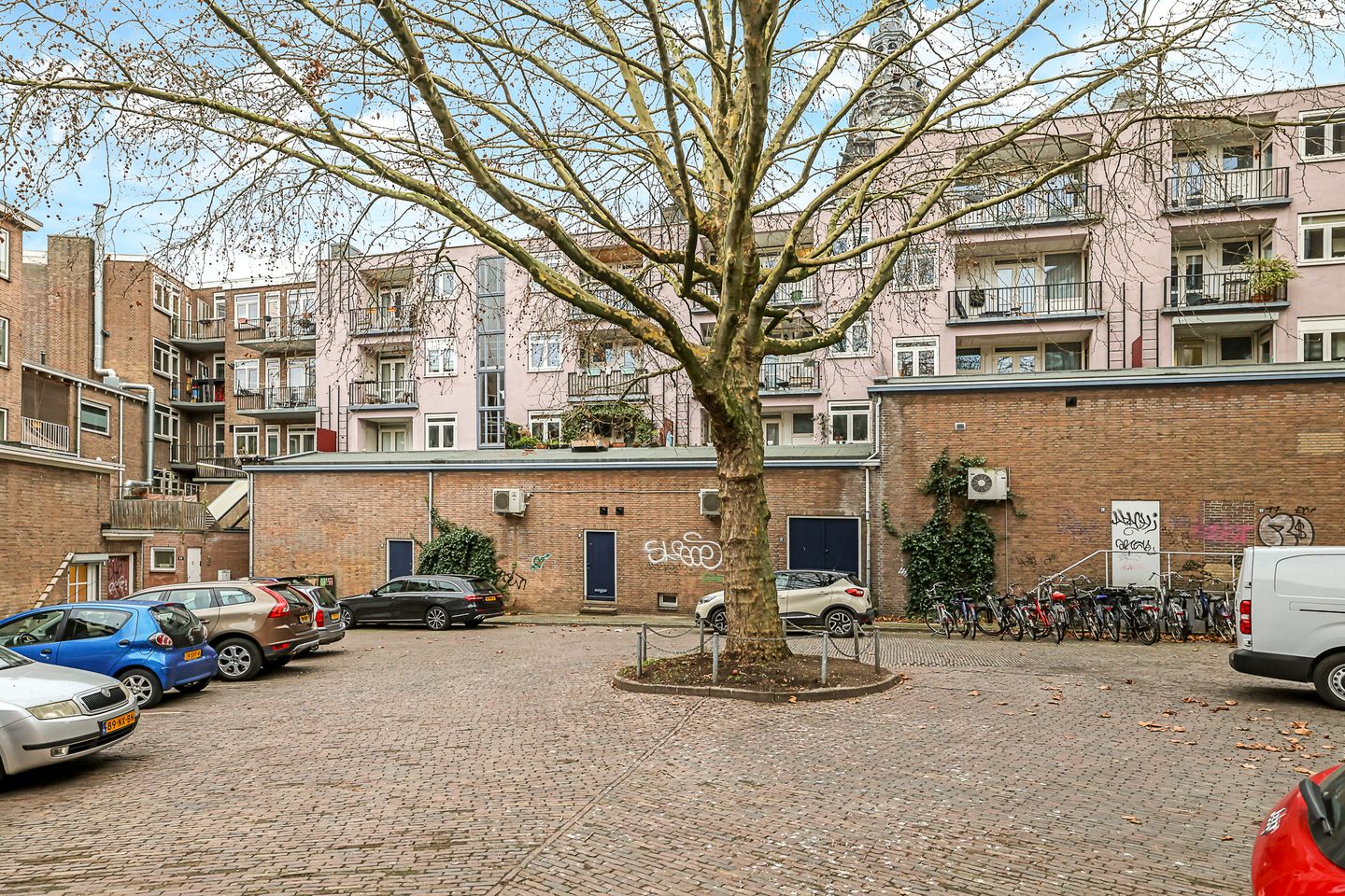 Photo 49 of Stikke Hezelstraat 57