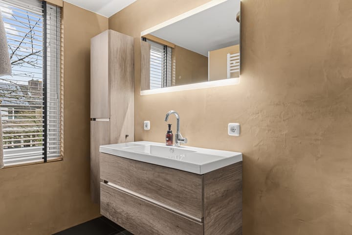 Photo 37 of Isabellalaan 11