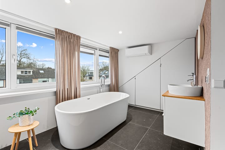 Photo 56 of Isabellalaan 11