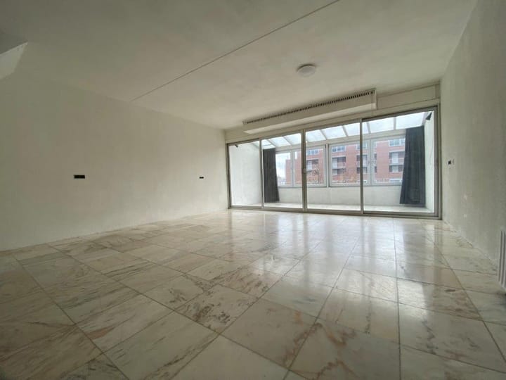 Photo 7 of Weena 911