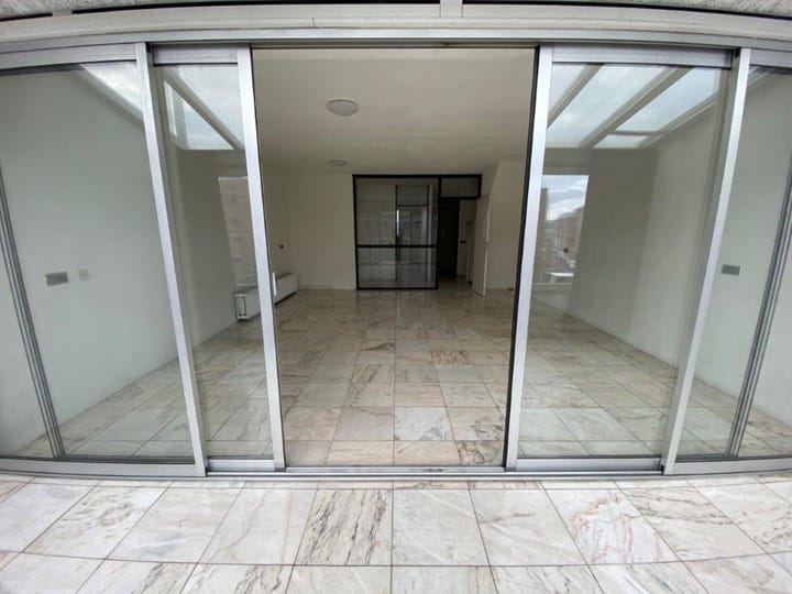 Photo 9 of Weena 911